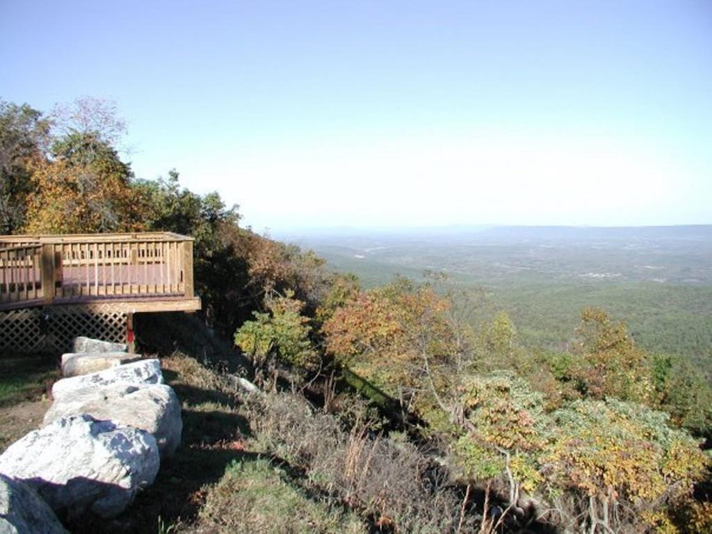 Cacapon State Park Lodge เบิร์กลีย์สปริงส์ ภายนอก รูปภาพ